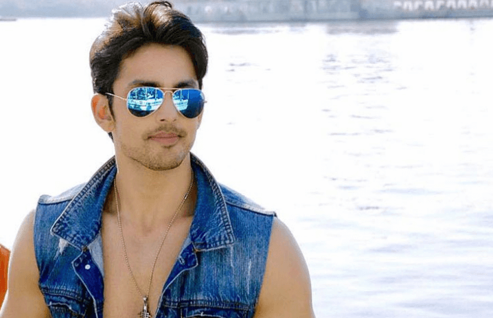 Himansh Kohli Wiki, Height, Weight, Age, Girlfriend, Biography & More 7 Himansh Kohli