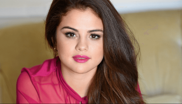 Top 10 Beautiful American Girls: Age, Height, Weight and Biography 10 Selena Gomez