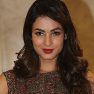 Sonal Chauhan Wiki, Height, Weight, Age, Boyfriend, Biography & More 7 Sonal Chauhan