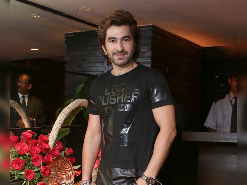 Jeet (Bengali Actor) - Height, Weight, Personal Life, Career & Vital Stats 5 Jeet
