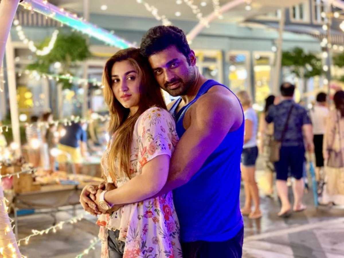 Ankush Hazra (Bengali Actor) Net Worth Age, Height, Weight, Education, Career & Physical Traits 6 ankush hazra spouse Oindrila Sen
