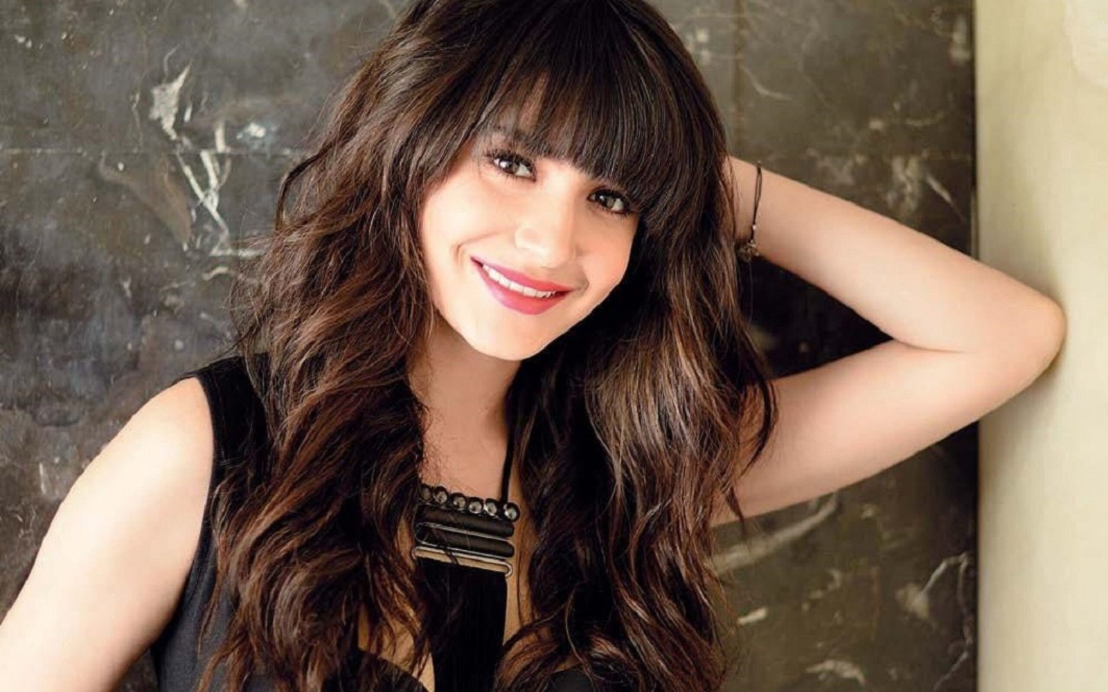 Top 10 Most Popular Bollywood Models: Age, Height, Weight, and Biography 5 Anushka Sharma