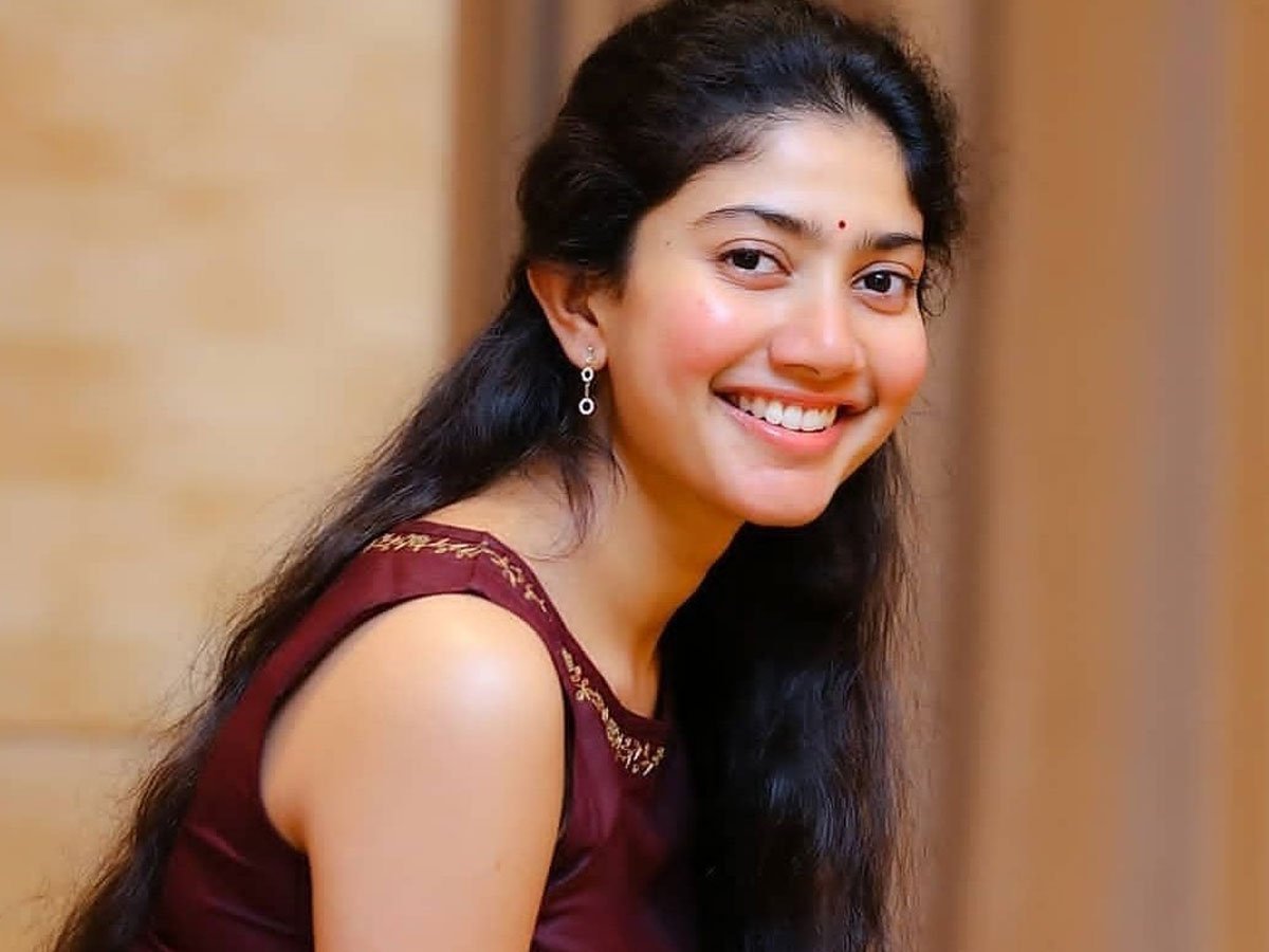Top 10 Most Popular Malayalam Actress: Age, Height, Weight and Biography 9 Sai Pallavi