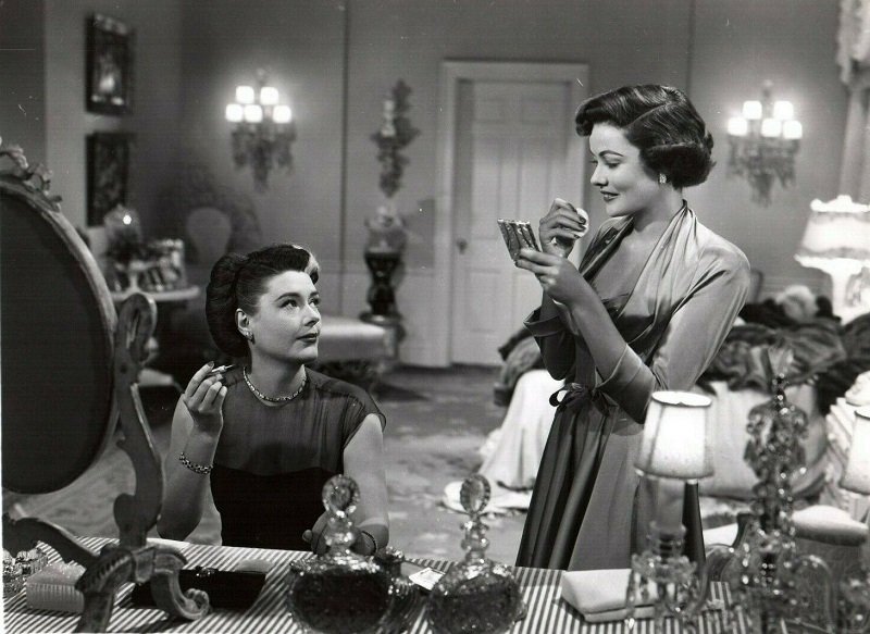 Barbara Oneil - Net Worth 2023, Age, Height, Bio, Birthday, Wiki 3 Barbara Oneill Career