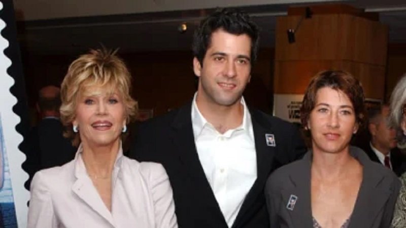 Jane Fondta - Heigh, Weight, Net Worth, Personal Details 4 Jane Fonda personal life