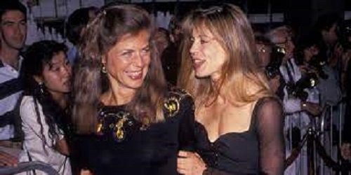 Linda Hamilton family