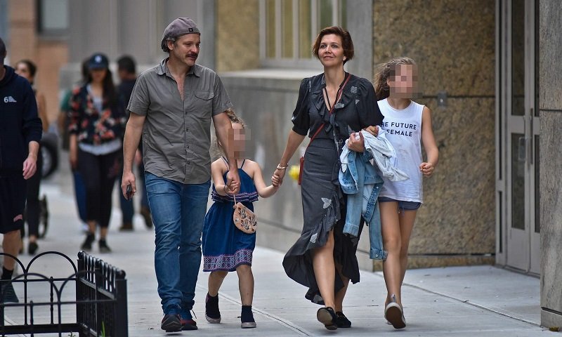 Maggie Gyllenhaal family