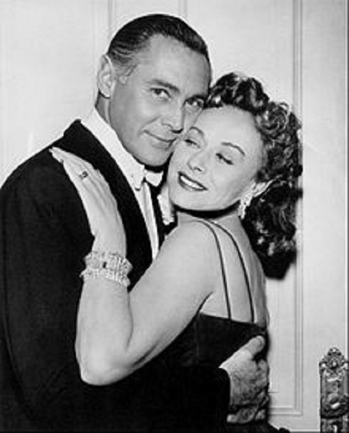 Paulette Goddard Height, Weight, Net Worth, Personal Facts, Career Journey, Physical Attributes 3 Paulette Goddard Relationship