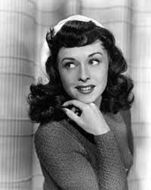 Paulette Goddard Height, Weight, Net Worth, Personal Facts, Career Journey, Physical Attributes 2 Paulette Goddard career