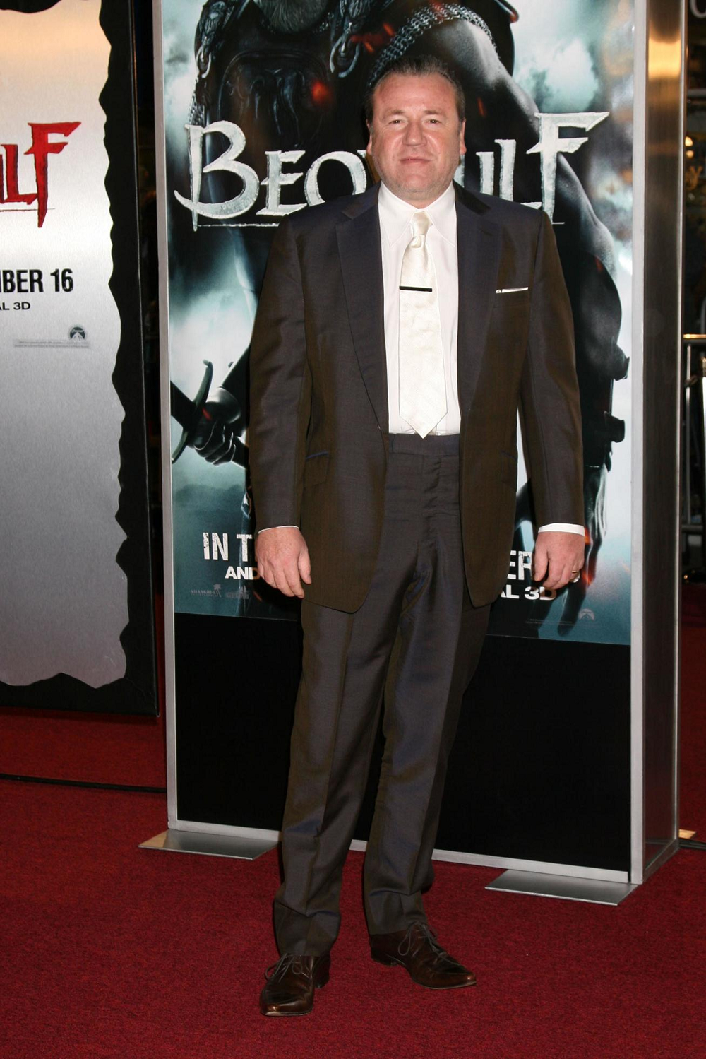 Ray Winstone Height