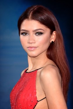 Top 10 Beautiful American Girls: Age, Height, Weight and Biography 7 Zendaya