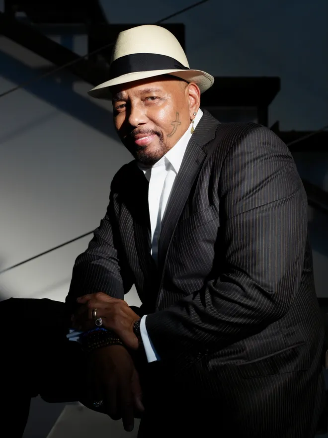 Aaron Neville Net Worth Age, Height, Weight, Education, Career, Physical Traits 2 Aaron Neville Height
