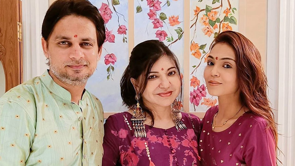 Alka Yagnik Height, Weight, Net Worth, Personal Facts, Career Journey, Physical Attributes 3 Alka Yagnik Family