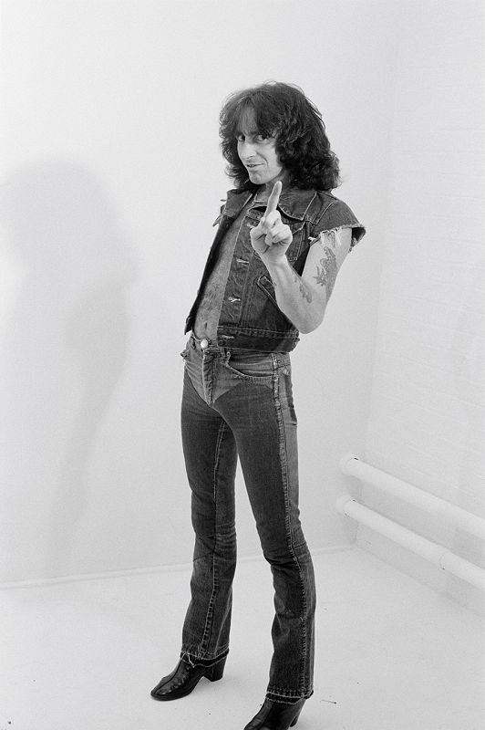 Bon Scott - Net Worth 2023, Age, Height, Bio, Birthday, Wiki 2 Bon Scott Height