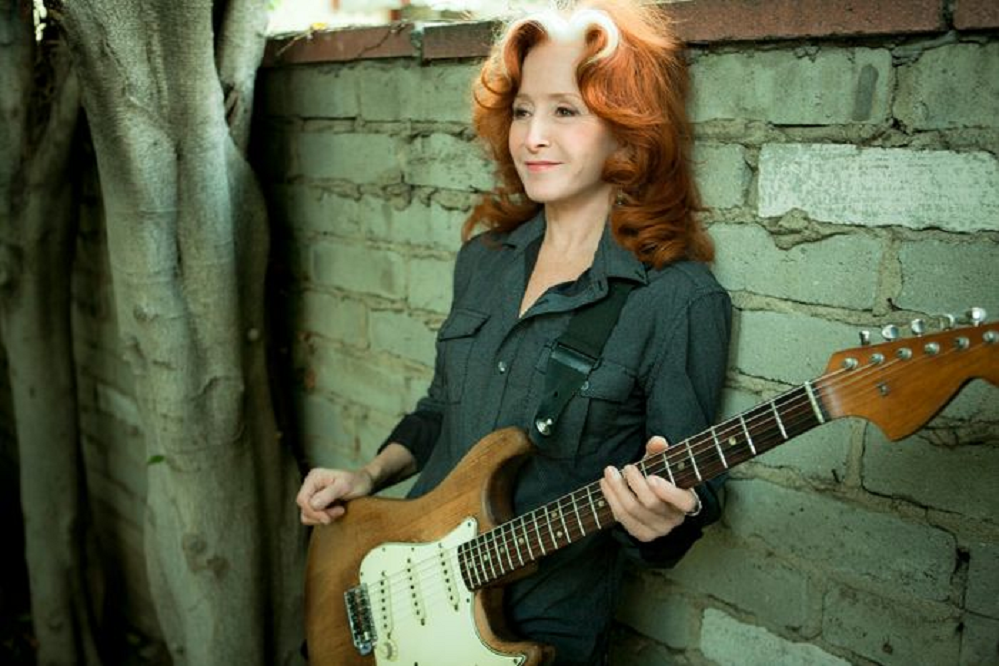 Bonnie Raitt Early Life, Net Worth, Height, Achievements, Body Measurements 2 Bonnie Raitt Height