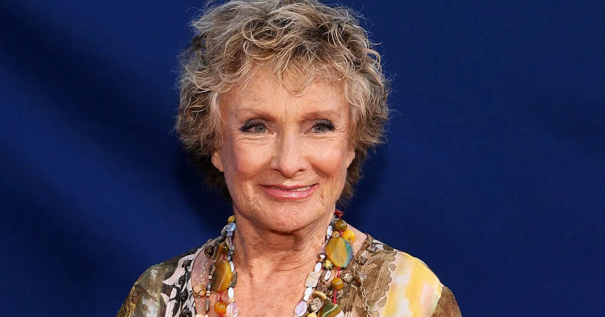 Cloris Leachman - Net Worth 2023, Age, Height, Bio, Birthday, Wiki 6 Cloris Leachman