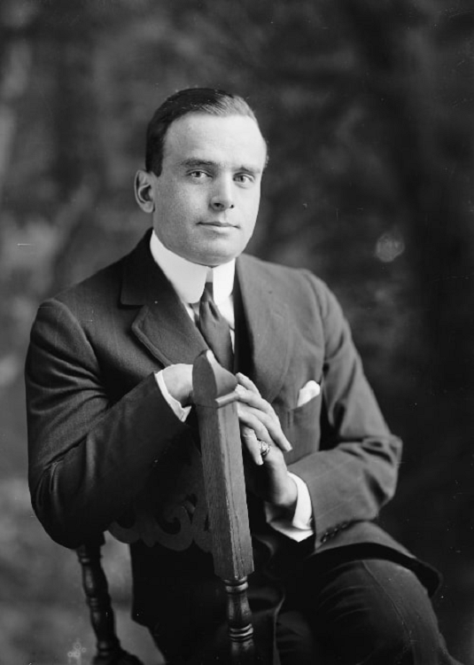 Douglas Fairbanks Height