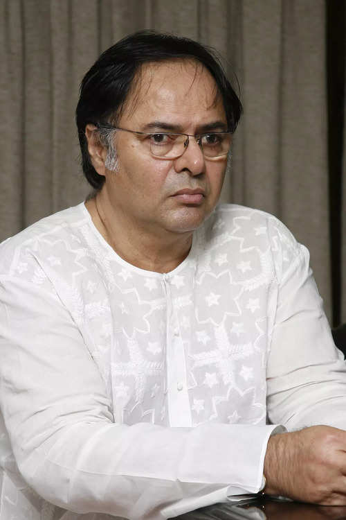 Farooq Shaikh Height