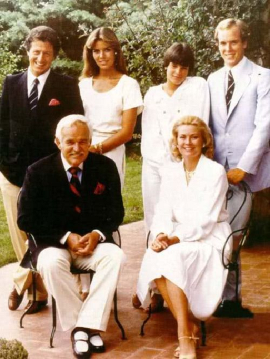 Grace Kelly - Income, Family, Height & Professional Achievements 3 Grace Kelly Family