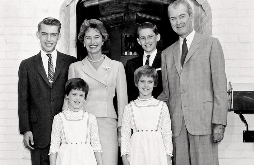 James Stewart - Height, Weight, Personal Life, Career, Vital Stats 3 James Stewart Family