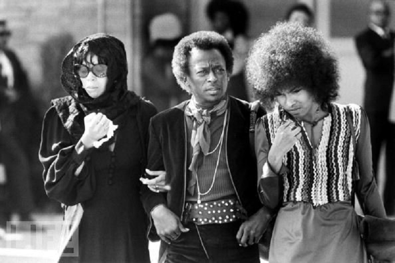 Jimi Hendrix - Height, Weight, Personal Life, Career Vital Stats 3 Jimi Hendrix Family