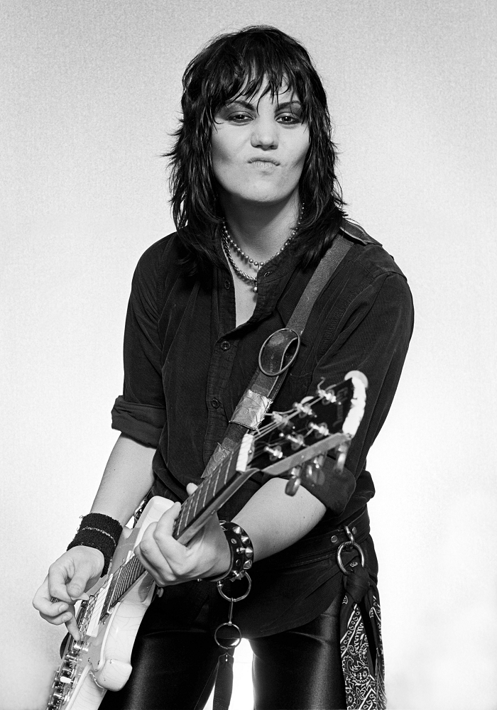 Joan Jett Net Worth, Bio, Age, Height, Religion, Education 2 Joan Jett Height