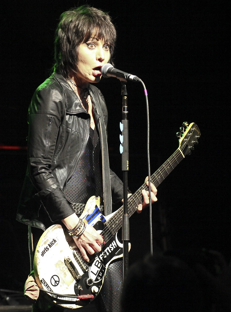 Joan Jett Net Worth, Bio, Age, Height, Religion, Education 4 Joan Jett career