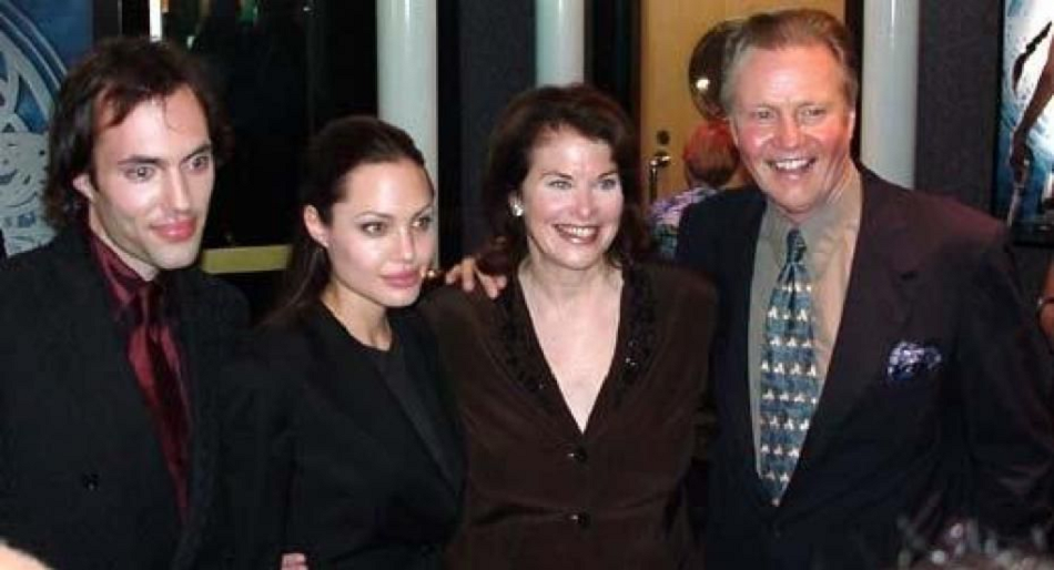 Jon Voight - Wiki, Height, Age, Spouse, Professional Life 3 Jon Voight Family