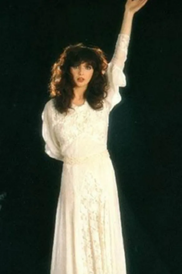 Kate Bush Height