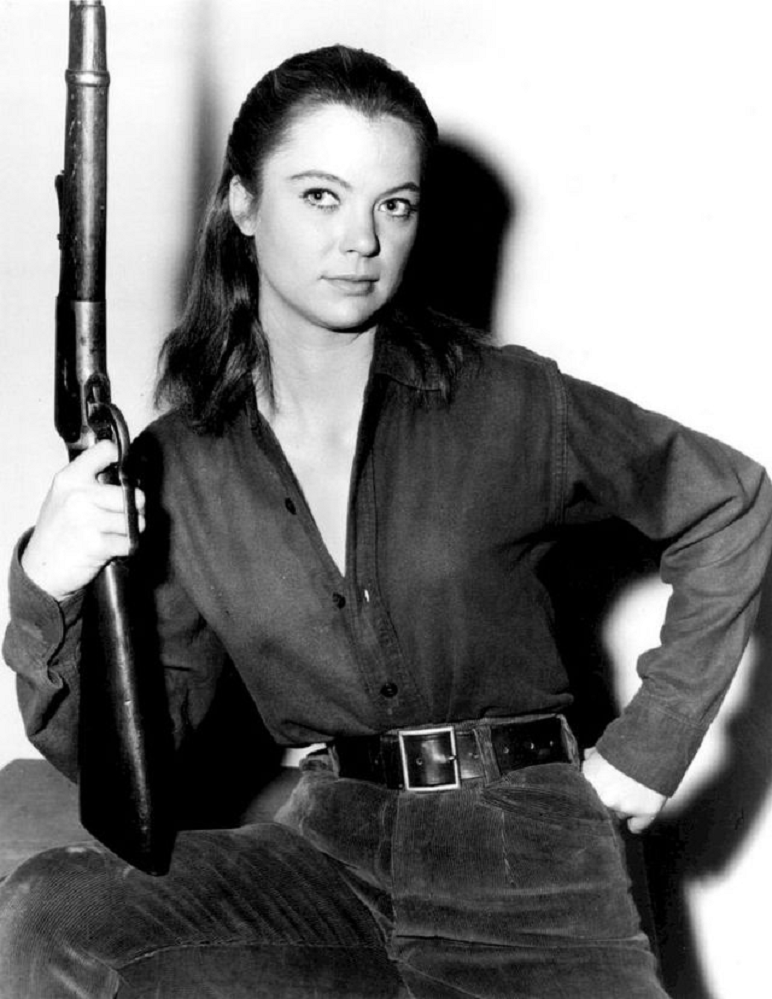 Louise Fletcher - Biography, Height, Life Story 2 Louise Fletcher Height