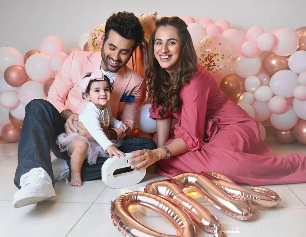 Maham Amir - Net Worth 2023, Age, Height, Bio, Birthday, Wiki 3 Maham Amir Family