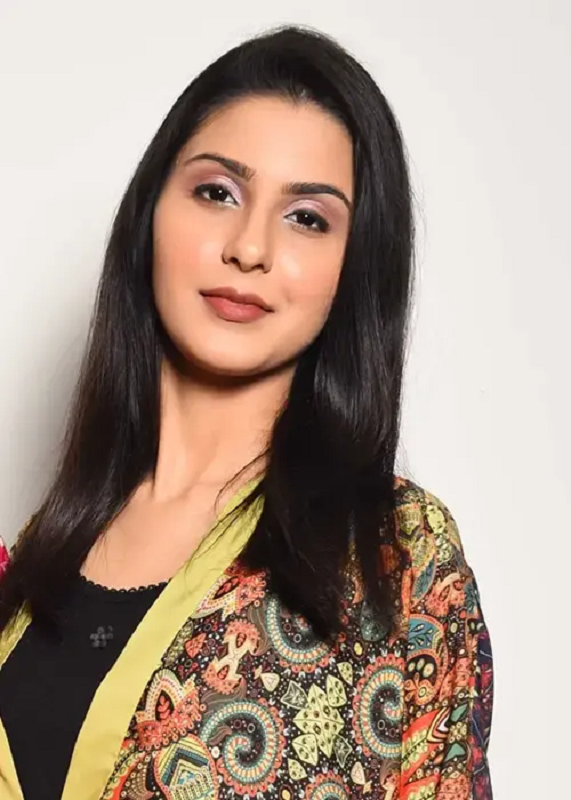 Maryam Fatima Height