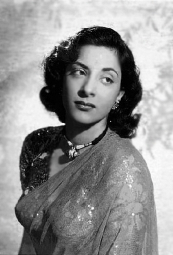 Nargis - Wiki, Height, Age, Husband, Professional Life 2 Nargis Height