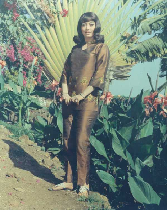 Sadhana Shivdasani Height