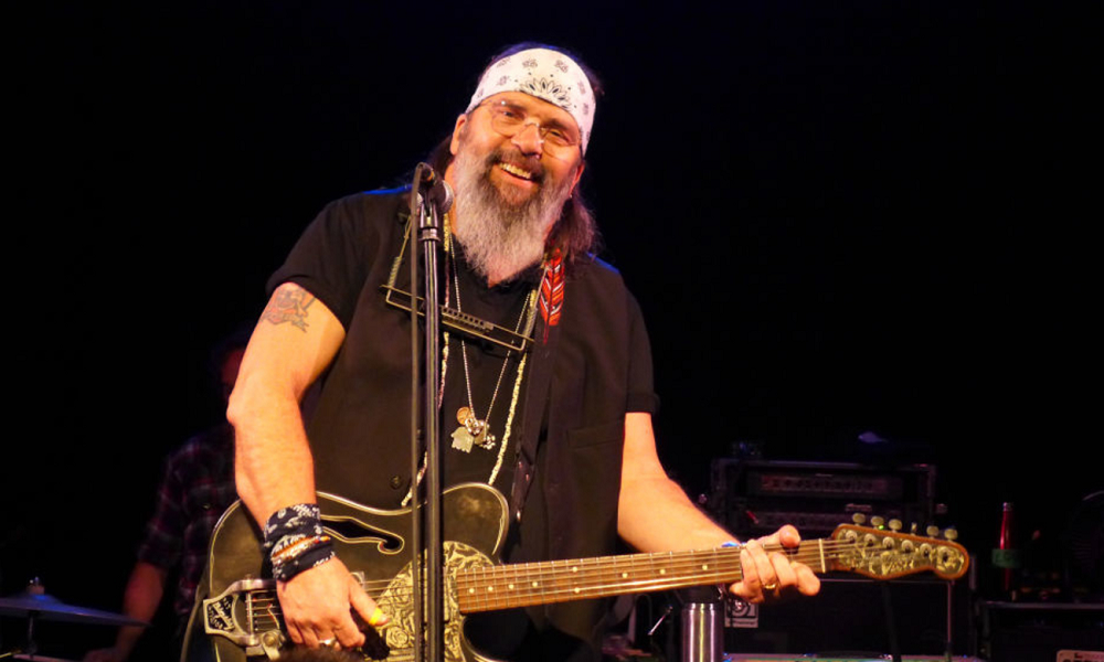 Steve Earle Early Life, Net Worth, Height, Achievements, Body Measurements 4 Steve Earle career