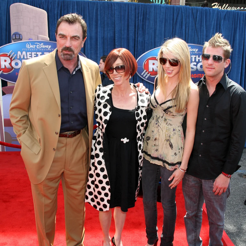 Tom Selleck Early Life, Net Worth, Height, Achievements, Body Measurements 3 tom selleck Family