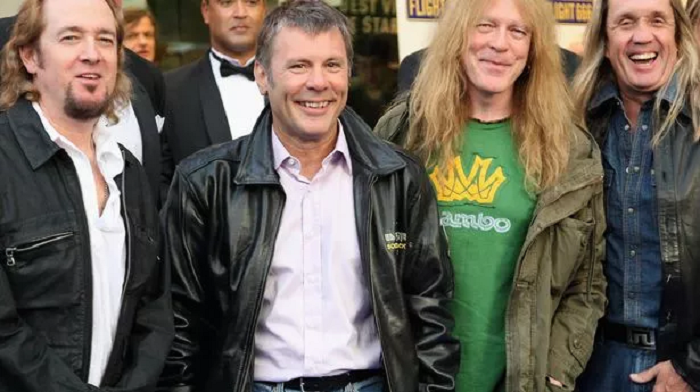 Bruce Dickinson Height