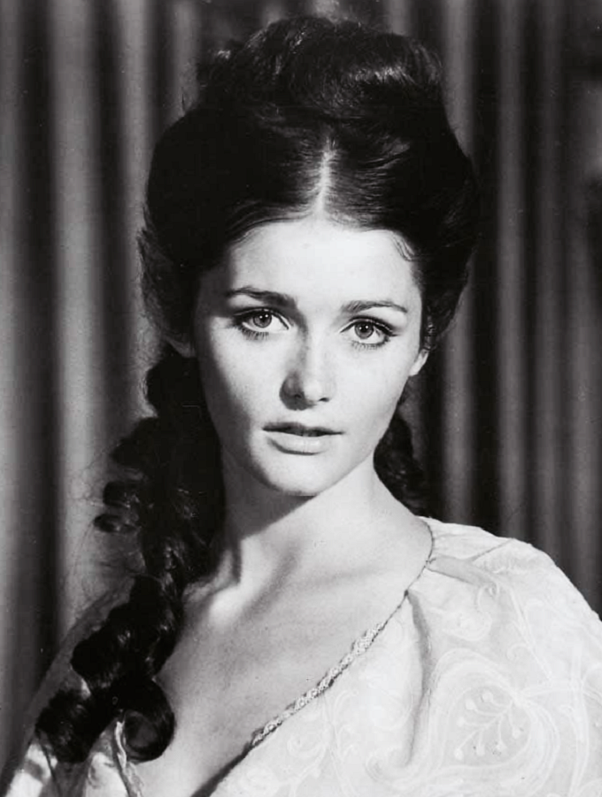 Margot Kidder - Net Worth 2023, Age, Height, Bio, Birthday, Wiki 3 Margot Kidder career