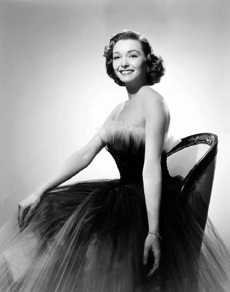 Patricia Neal - Height, Weight, Net Worth,; Personal Details 2 Patricia Neal Height