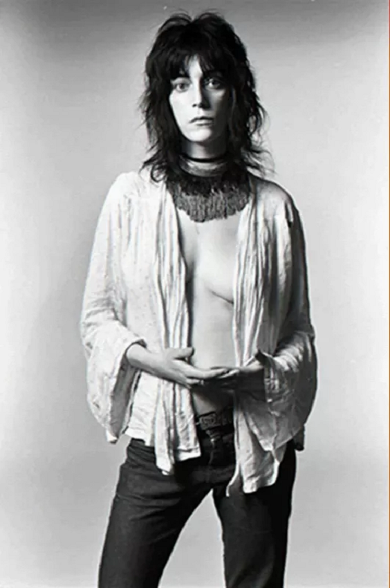 Patti Smith Height, Weight, Net Worth, Personal Facts, Career Journey,; Physical Attributes 2 Patti Smith Height