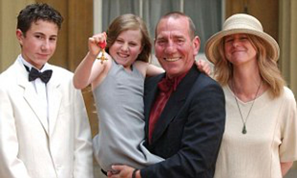 Pete Postlethwaite Family