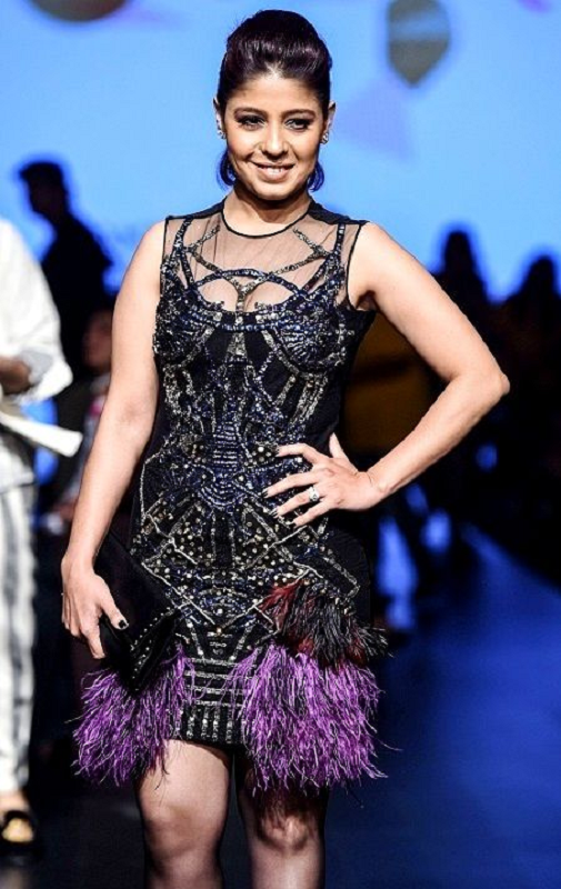 Sunidhi Chauhan Height