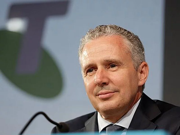 Andrew Penn Height, Weight, Age, Biography, Husband, More 1 Andrew Penn