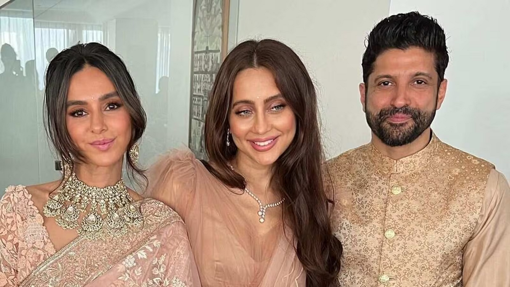 Anusha Dandekar – Height, Weight, Personal Life, Career, Vital Stats 3 Anusha Dandekar Family