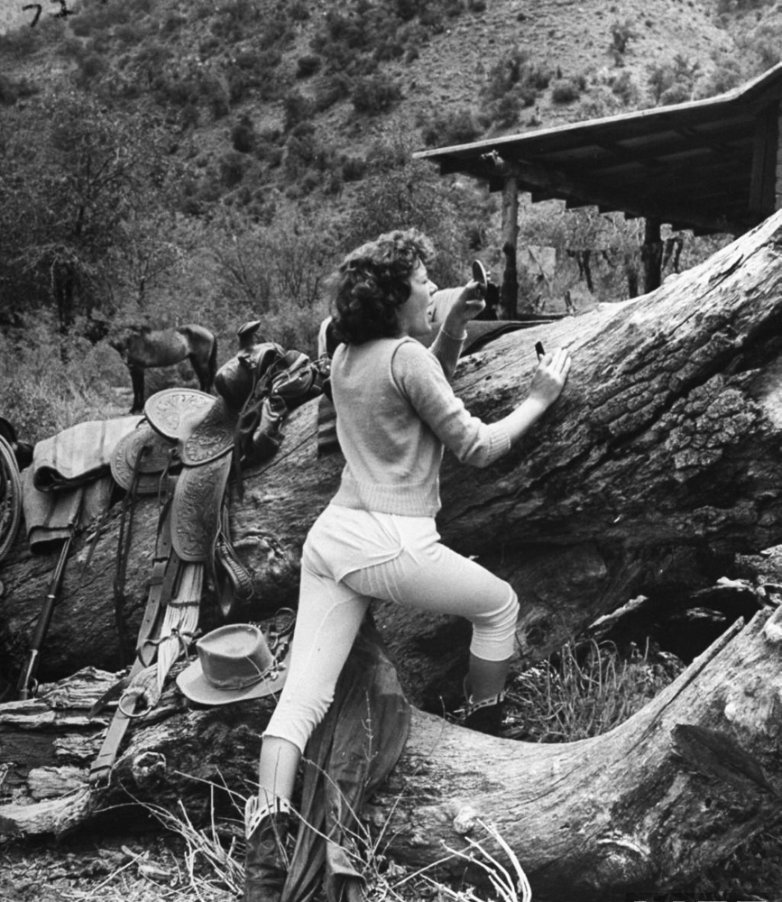 Barbara Hale: Height, Weight, Age, Career And Success 2 Barbara Hale Height