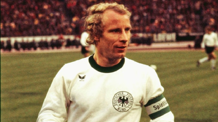 Berti Vogts – Income, Family, Height, Professional Achievements 3 Berti Vogts Profession