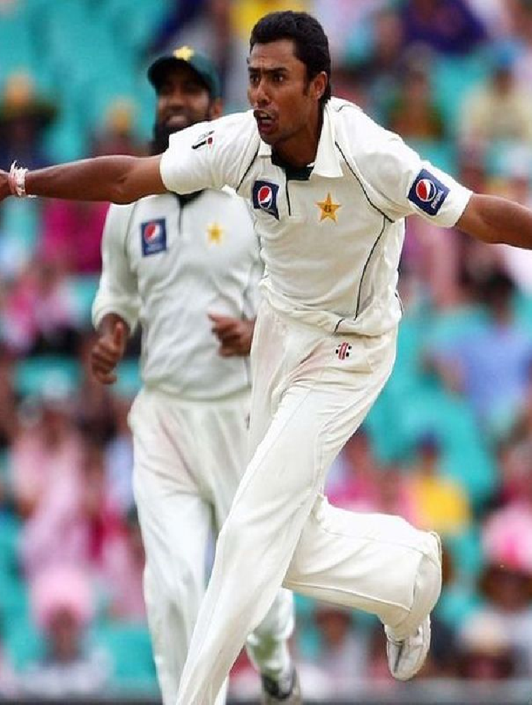 Danish Kaneria: Height, Weight, Age, Biography, Husband, More 2 Danish Kaneria Height