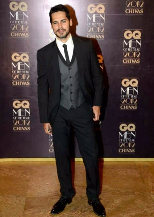 Dino Morea’s Biography, Age, Height, Wife, Net Worth, Family 2 Dino Morea Height