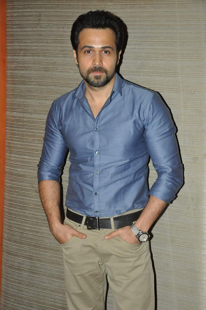 Emraan Hashmi: Weight, Age, Husband, Biography, Family Facts 2 Emraan Hashmi Height