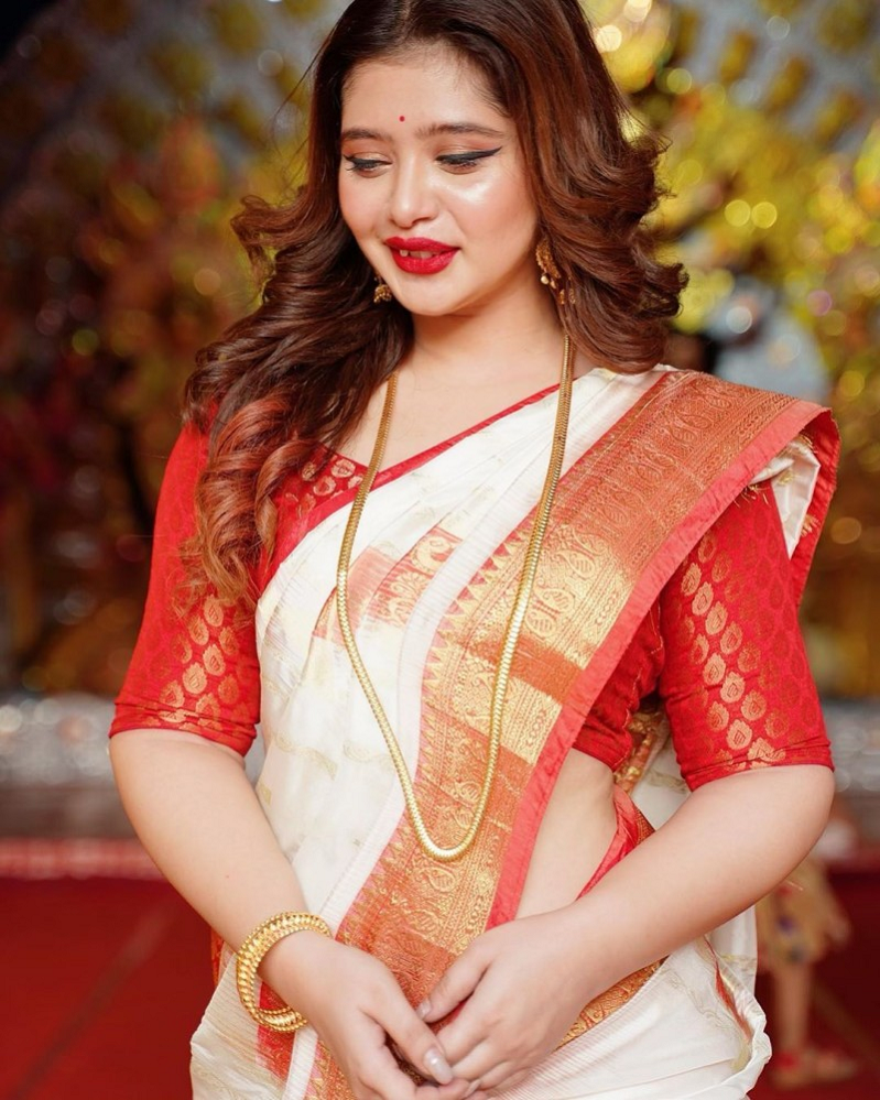 Ena Saha – Height, Weight, Net Worth, Personal Details 2 Ena Saha Height